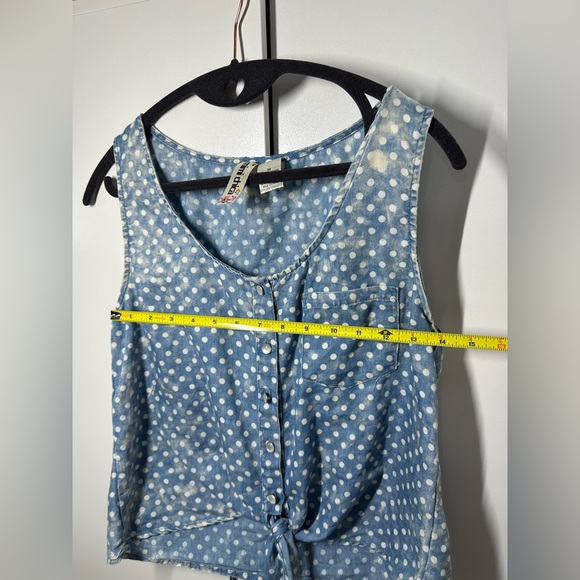 Mimi Chica | Sleeveless Medium Dotted Button Down Tank Top Faux Denim Tie Front - Picture 4 of 7